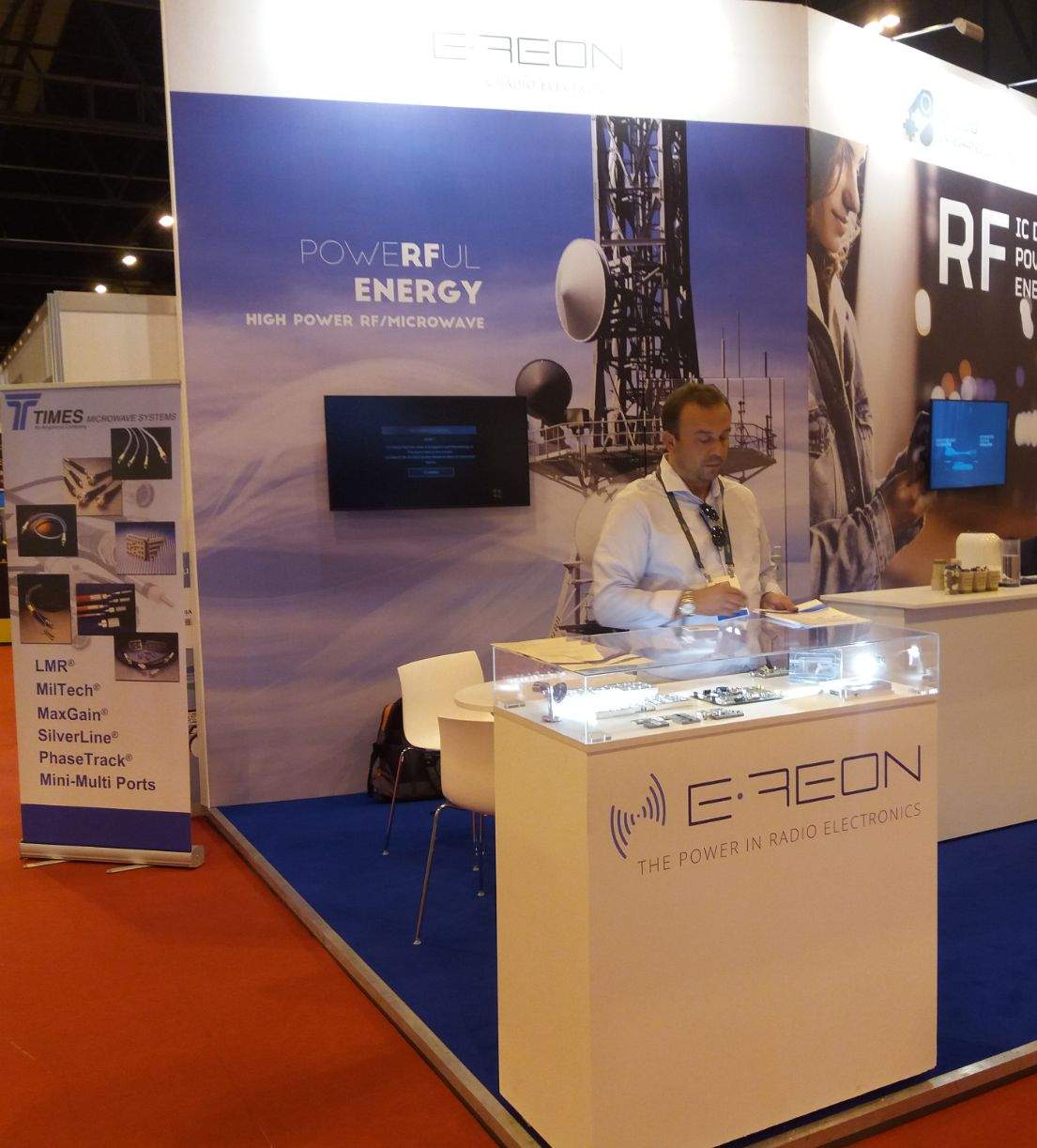 E-REON presenting RF and microwave hardware at an industry exhibition